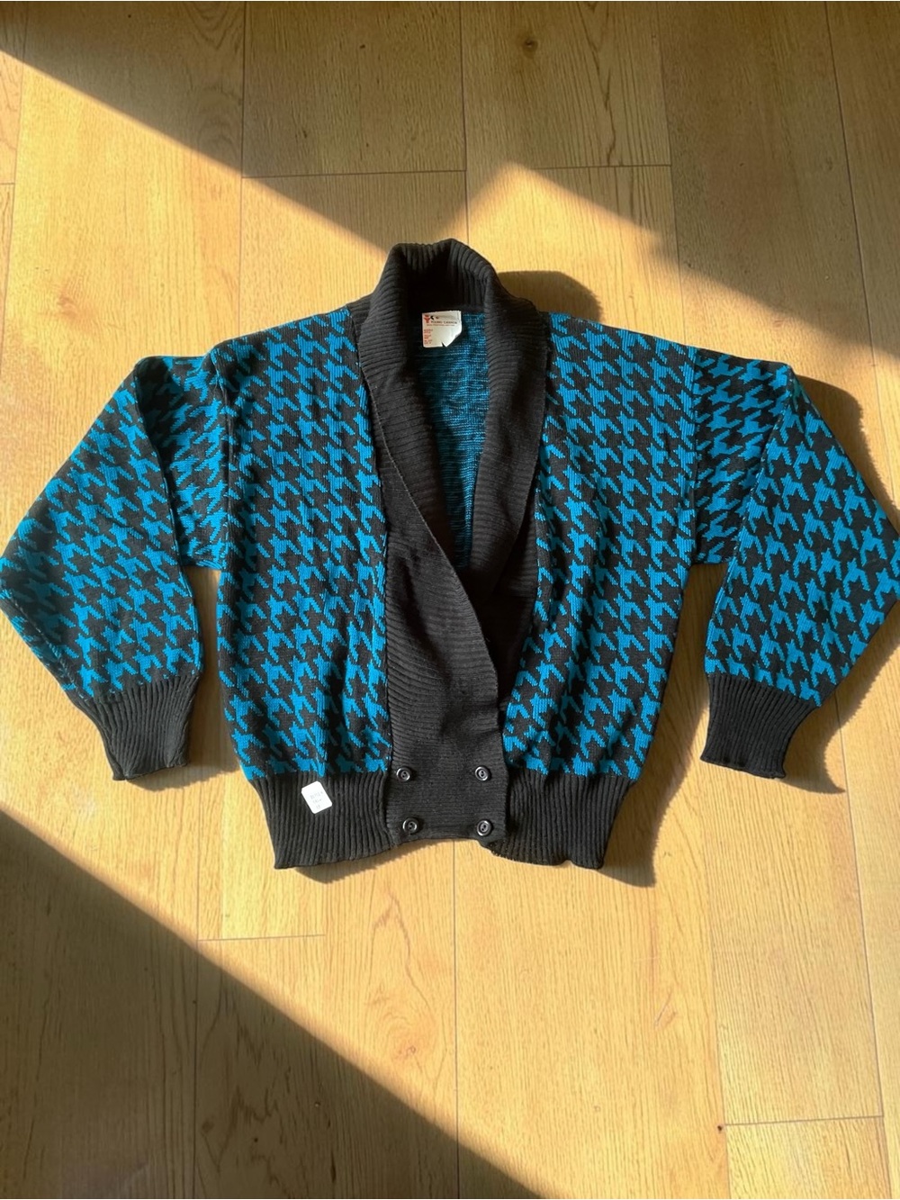 Vintage 1980s pullover semi-cropped patterned sweater size M